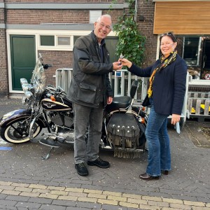 Overdracht Harley.jpeg